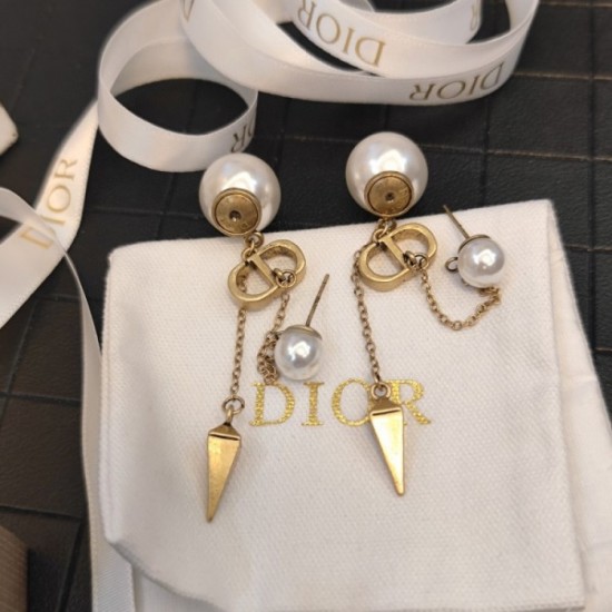 Sold out itemEarrings 2023SS DIOR Dior Sold out itemEarrings 2023SS DIOR Dior